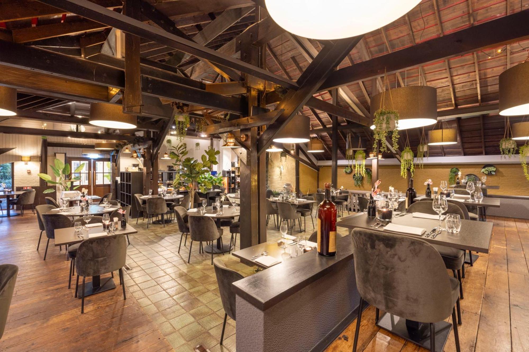 Fletcher Hotel-restaurant Klein Zwitserland Hotel 4*